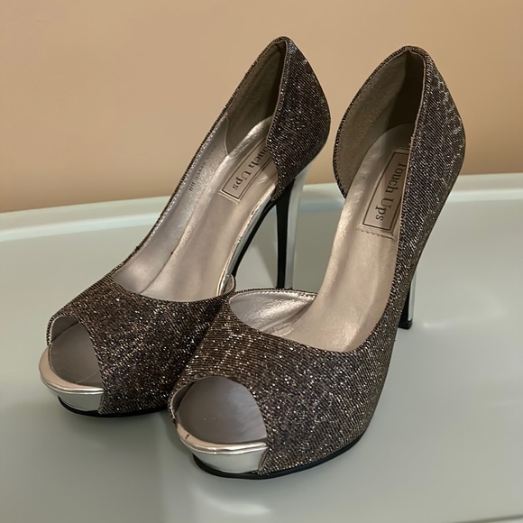 Touch Ups Shoes - Silver glittery Heels